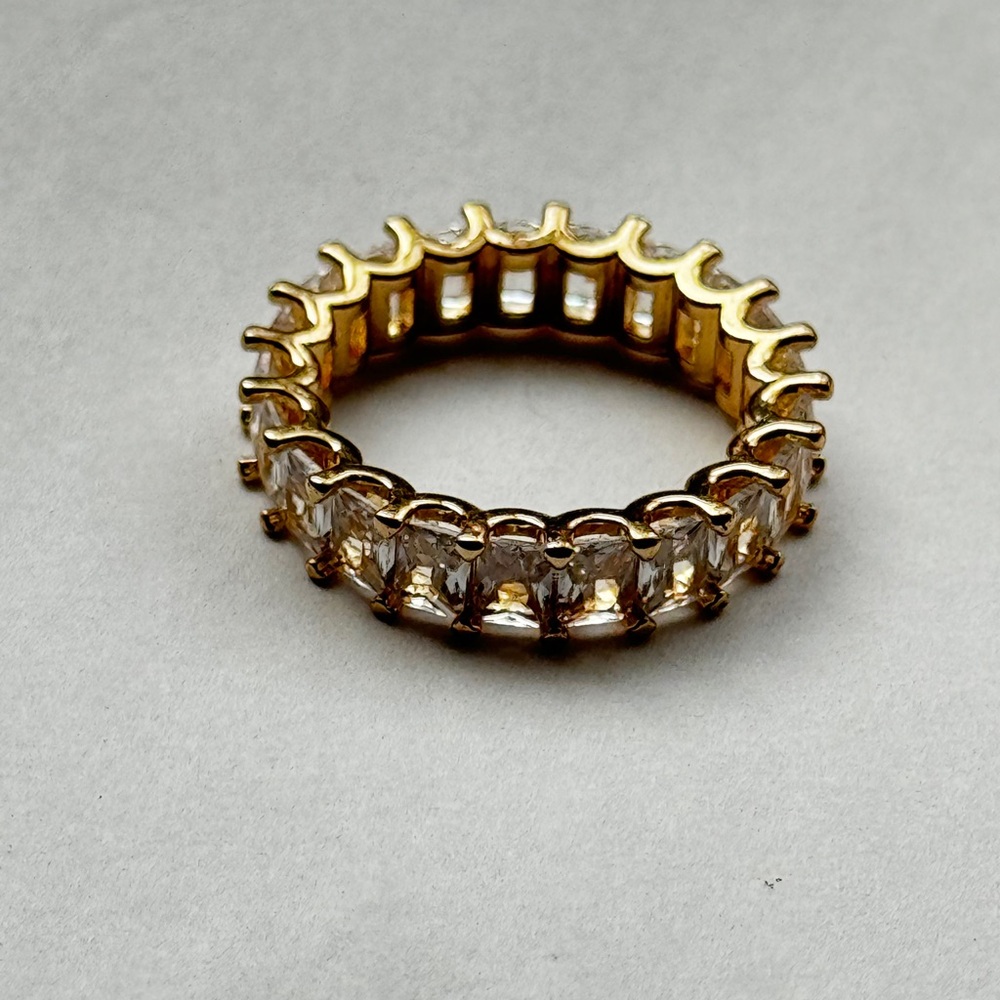 Gold ring with jewels, Size 7/8